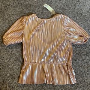 Francesca’s rose told pleated peasant top